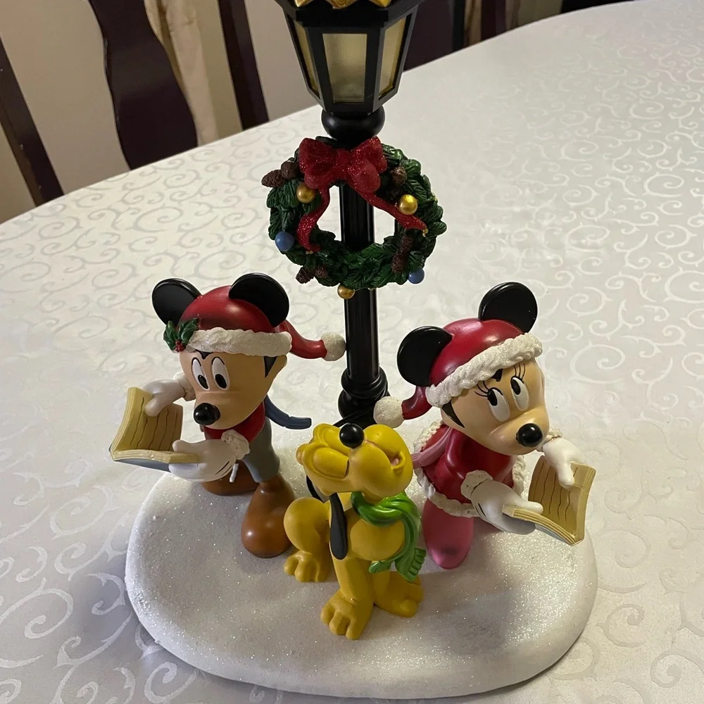 Christmas Mickey and Minnie with lights and music - Picture 1 of 2